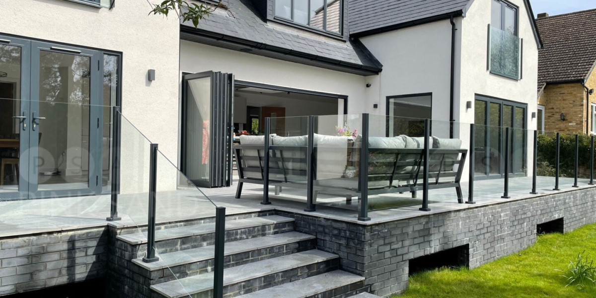 Observational Research on Glass Balustrades: A Modern Architectural Element