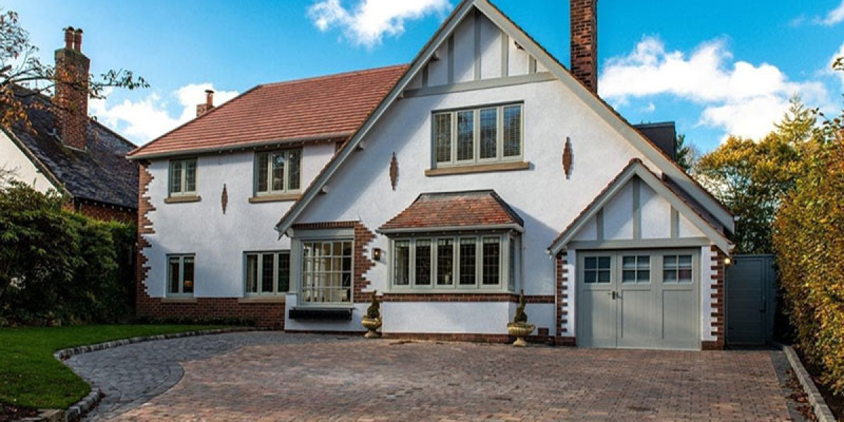 Exploring the Elegance and Functionality of Glass Balustrades